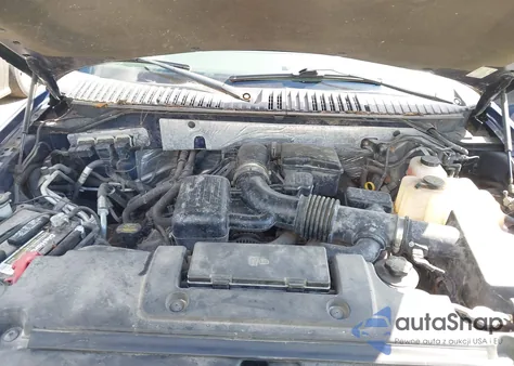 2010 Ford Expedition Eddie Bauer/King Ranch z USA, uszkodzony, nr VIN 1FMJU1J56AEB69366